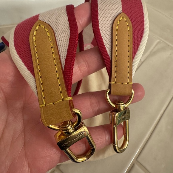 🔥24hrs only🔥Louis Vuitton Logo Shoulder Strap Jacquard Wide Neutral, Pink - Picture 6 of 16